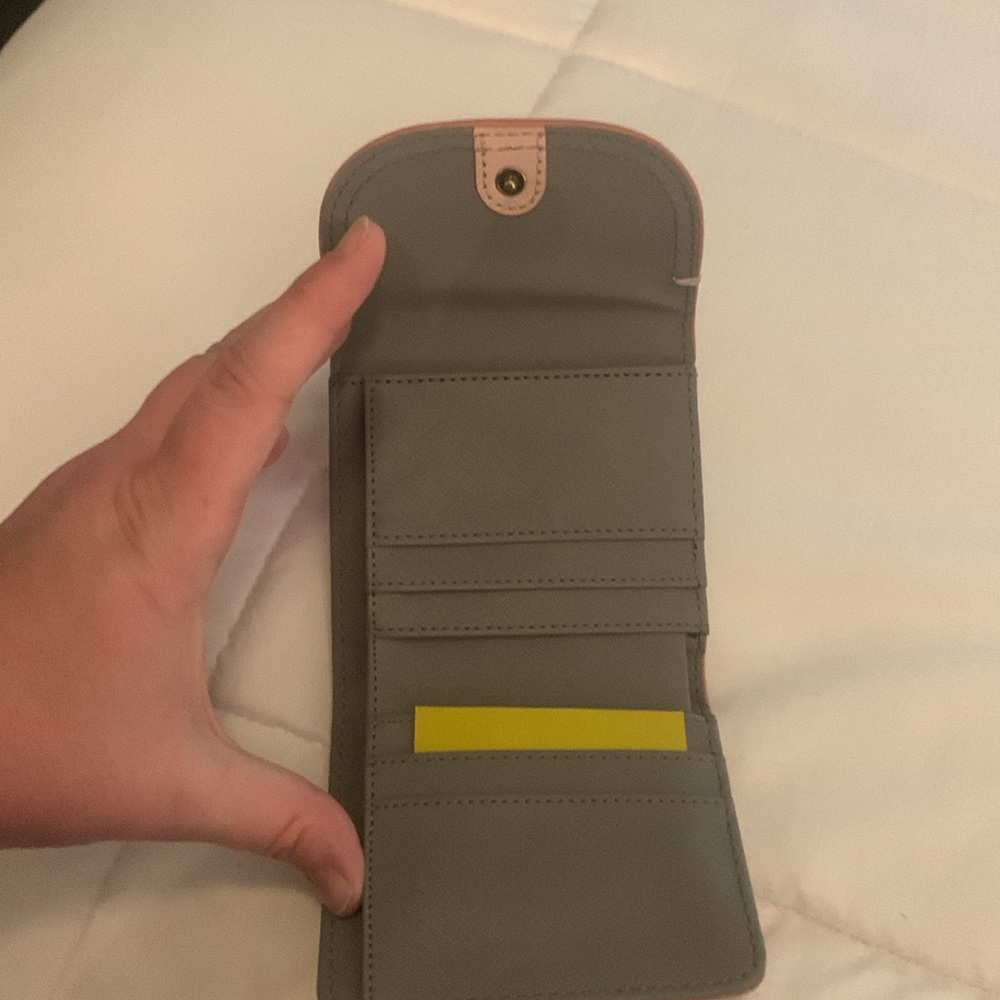 Fossil Cleo Multifunction Wallet - Picture 2 of 5